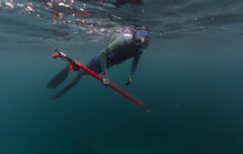 Load image into Gallery viewer, Envy pro rail speargun, in use