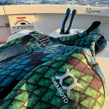 Load image into Gallery viewer, 1.5mm spearfishing wetsuit (blue/green colour) out of water