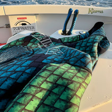 Load image into Gallery viewer, 1.5mm spearfishing wetsuit (blue/green colour) out of water