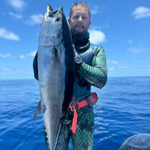 Load image into Gallery viewer, 1.5mm spearfishing wetsuit (blue/green colour)with longtail tuna