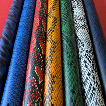 Load image into Gallery viewer, Aimrite Venom Rail speargun - close up of multiple colours