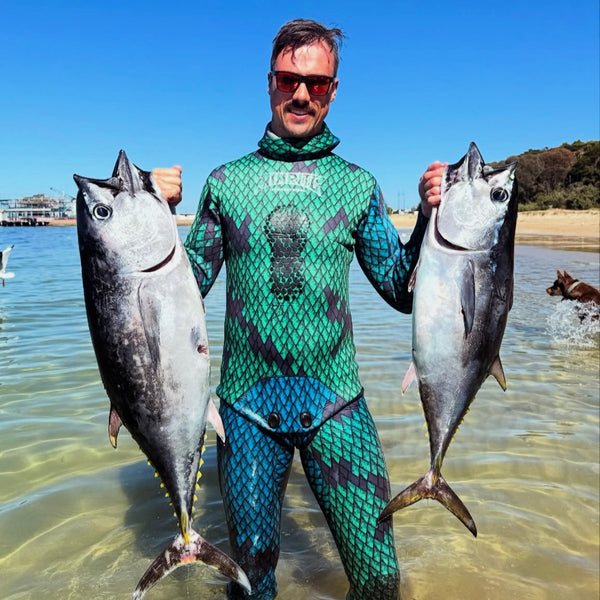 Blue/green 5mm wetsuit for spearfishing