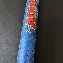 Load image into Gallery viewer, Aimrite Venom Rail speargun - Blue Pit viper close up
