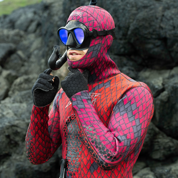 red/purple 3mm wetsuit for spearfishing
