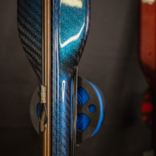 Load image into Gallery viewer, Aimrite Vengeance roller speargun chameleon blue close up
